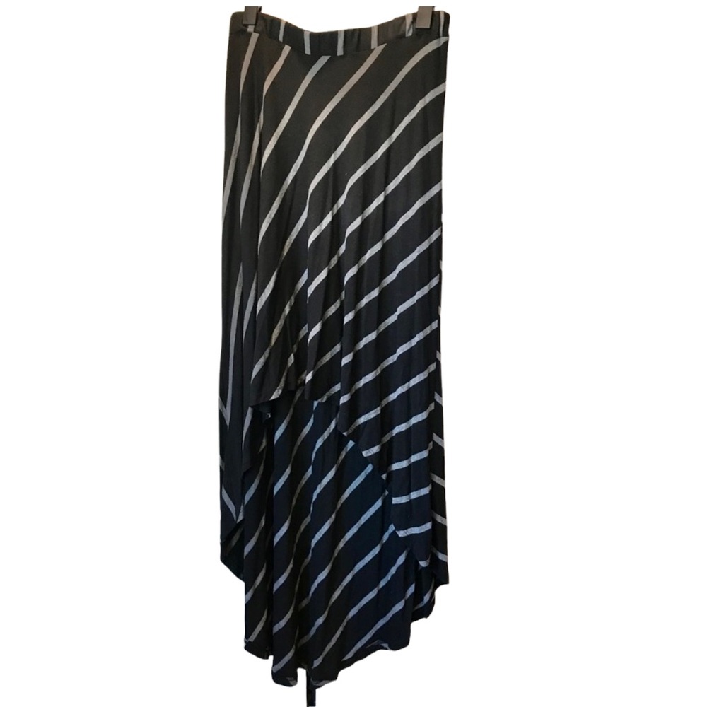NWOT! Hi-Lo Maxi skirt